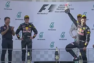Ricciardo vence, Verstappen é 2º e Rosberg, 3º; Hamilton abandona
