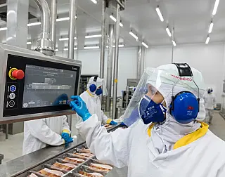 JBS oferece 100 vagas na unidade de Dourados