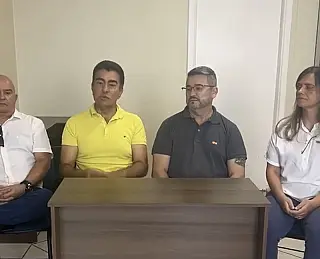 Marçal Filho apresenta membros da transição