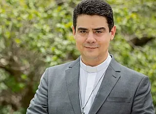 Envolvido em denúncia que apura desvio de R$ 120 milhões, padre pede afastamento de igreja