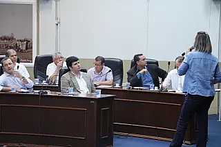 Câmara recebe representantes da Saúde para prestação de contas do quadrimestre