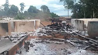 Grupo terrorista invade fazenda, mata um e destroi maquinários na fronteira
