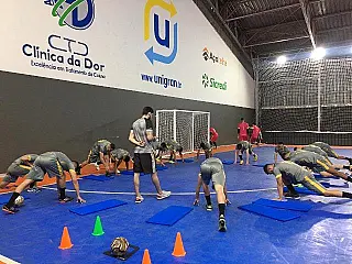 Egresso da Unigran realiza sonho e atua como fisioterapeuta esportivo em time de Dourados