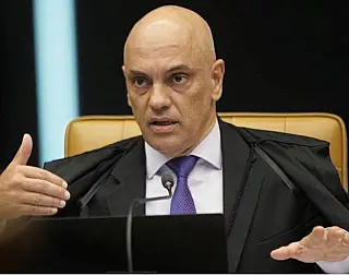 Moraes diz que Bolsonaro pode fugir se for aos EUA