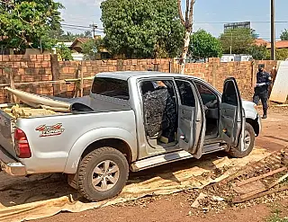 PM e Polícia paraguaia frustram fuga de Hilux carregada com mais de 1 tonelada de maconha