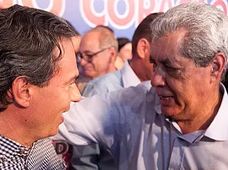 Dos Trad a tucanos, partidos e políticos prestigiam convenção do PMDB