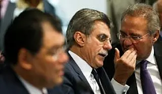Revisão de foro privilegiado deve valer para os Três Poderes, diz Jucá