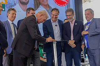 Ministro da Educação assina com Geraldo Resende OS da obra