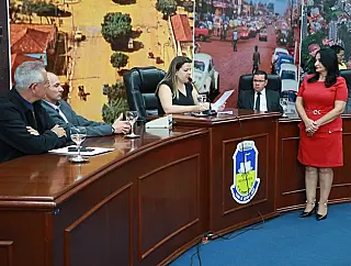 Daniela empossa vereadora Denize para substituir Braz Melo