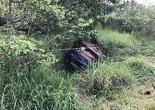 Carreta invade pista e mata três na BR-163