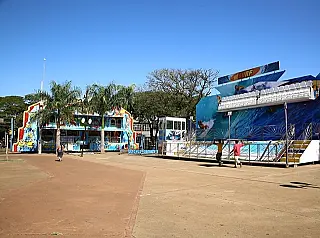Praça já recebe estrutura para a 40ª Festa Junina em Dourados