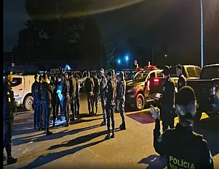 Polícia recaptura 4 de 13 que escaparam da cadeia