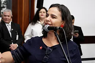 Gleice apresenta moção à organização de torneio em Caarapó