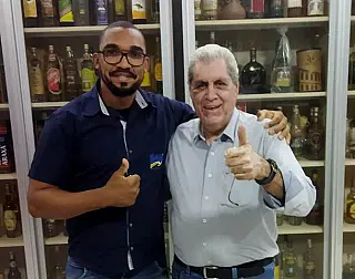 André diz que volta para garantir emprego
