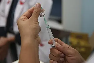 Butantan começa a produzir 60 milhões de vacina contra gripe para 2018