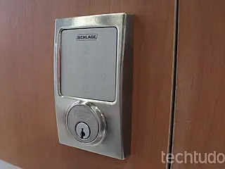 Tecnologia permite abrir portas ao comando de celular