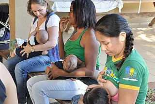 Saúde incentiva amamentação para reduzir dor