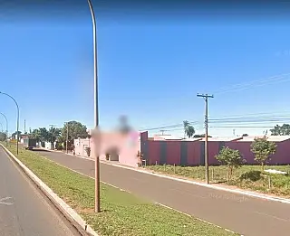 Cliente passa 10h sozinho em motel, quebra quarto e foge a pé sem pagar