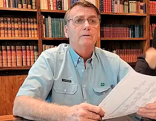 Presidente usa live para dizer que não apoia aventuras