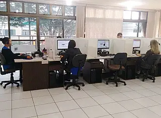 Call center da Sanesul atende 600 ligações por dia