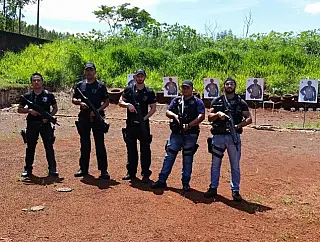 Policiais da Defron treinam com armamento moderno