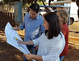 Prefeita vistoria andamento de serviços realizados em distritos