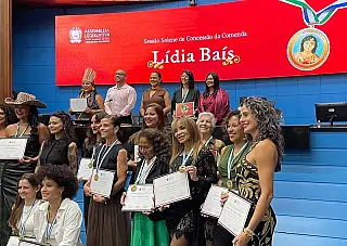 Artistas douradenses recebem Comenda Lídia Baís