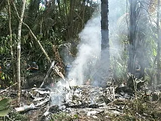 Avião cai em Manaus e faz cinco mortes