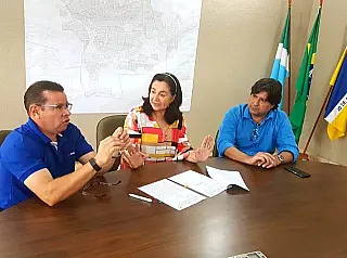 Projeto distingue taxa de publicidade de placa de identificação de estabelecimentos