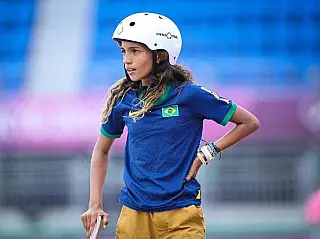 Rayssa Leal, a Fadinha, fatura prata no skate street em Tóquio 2020
