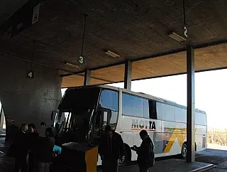 Serviço de transporte rodoviário intermunicipal de passageiros é suspenso no Estado