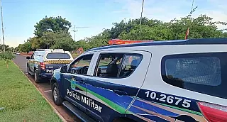 Jovens brigam com canivete e barra de ferro em escola