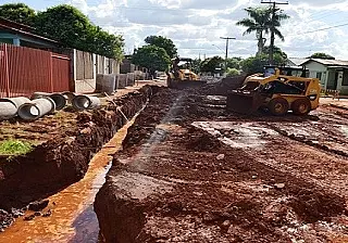 Governo anuncia quase R$ 600 milhões em drenagem e pavimentação até 2018