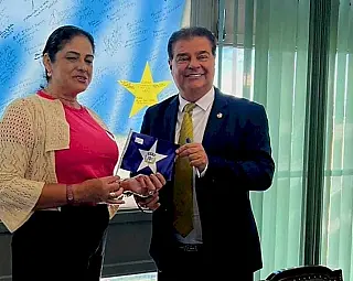 Prefeita Zenaide ganha apoio de Nelsinho à reeleição