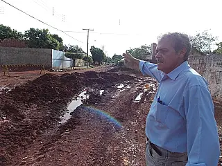 Vereador quer cumprimento de lei que obriga empresa a reparar estragos