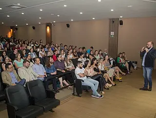 Fisioterapeuta diz que atividades em UTIs reduzem risco de morte