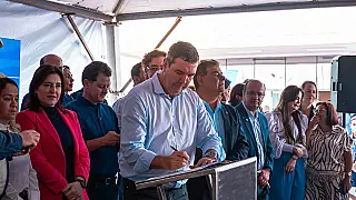 Governador assina ordem de serviço e autoriza obras de pavimentação de acesso ao Hospital de Amor