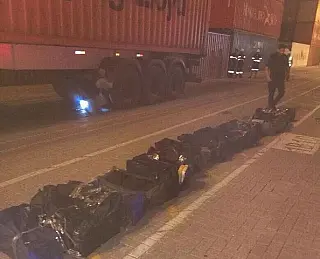 23 malas cheias de cocaína são apreendidas no porto de Santos