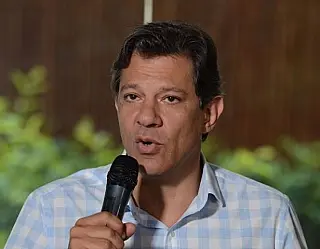 De 'coração leve', Haddad deseja boa sorte a presidente eleito