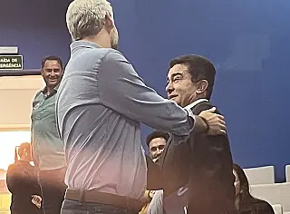 Tiago e Marçal promovem primeiro 'esbarrão' da campanha
