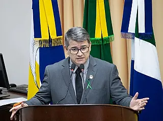 Fabio Luis exige esclarecimento sobre ausência de neuropediatra e psiquiatra na PAI