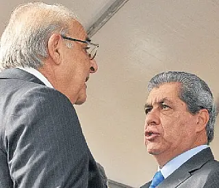 Jerson e Puccinelli são lembrados durante protestos de servidores na Assembleia