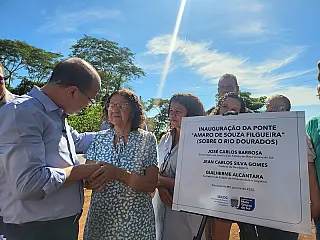 Governador interino inaugura ponte no interior