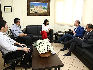 Prefeita recebe diretores do HE e debate parcerias com Mackenzie