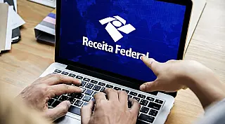 Receita paga hoje lote residual de restituição do Imposto de Renda