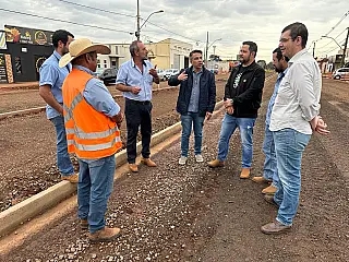 Jânio Miguel vistoria obra de duplicação da Avenida José Roberto Teixeira
