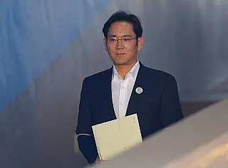 Herdeiro da Samsung é solto após Justiça da Coreia do Sul suspender prisão
