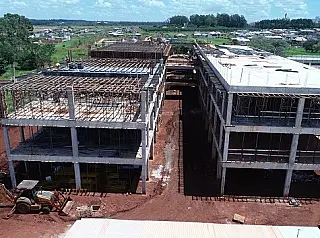 Secretário diz que corte de verbas não afeta primeira parte de Hospital da Mulher