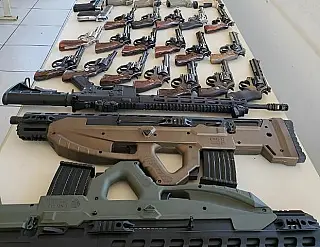 Base da PRF na BR 267 apreende forte arsenal de armas e munições