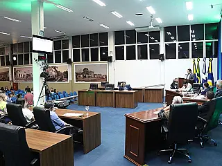 Audiência debate repasses